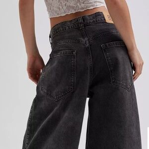 BDG Rih Extreme Barrel Mid-Rise Jean